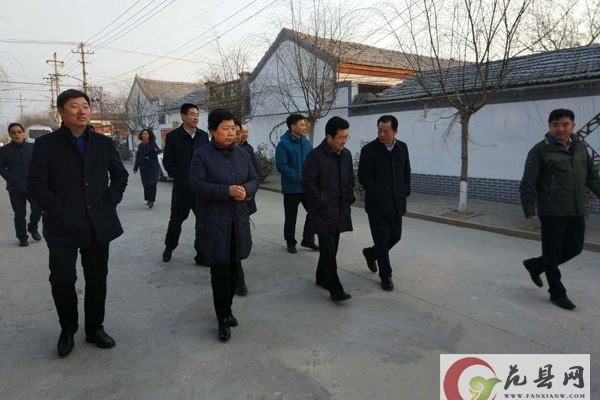 河南省水利厅副厅长孙运锋到王楼镇东张村进行扶贫慰问调研
