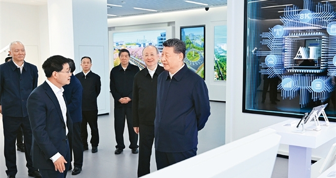 习近平：前瞻布局和发展未来产业