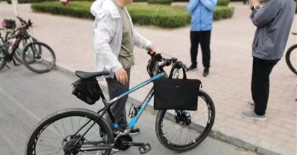 【好人好事】捡到公文包归还失主值得称赞