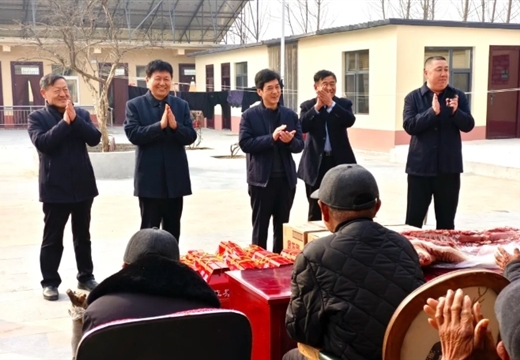 范县县领导到陆集乡开展春节走访慰问活动